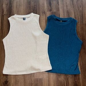 2 for 1 NWOT Sleeveless Tops Size L but fit like a 6 8 M Cream Teal / Kingfisher